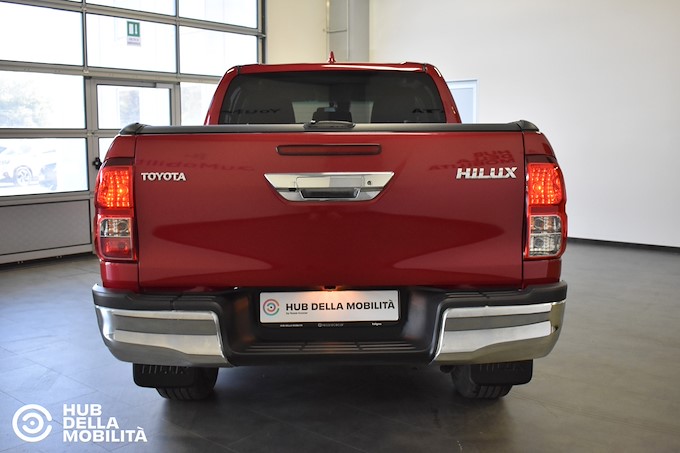 TOYOTA Hilux 2.8 D 4WD 4 porte Double Cab Lounge